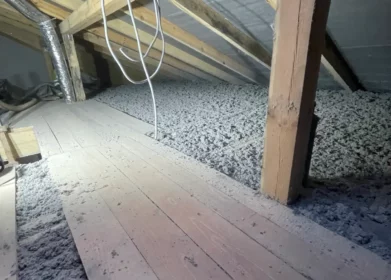 Docieplenie strychu celulozą